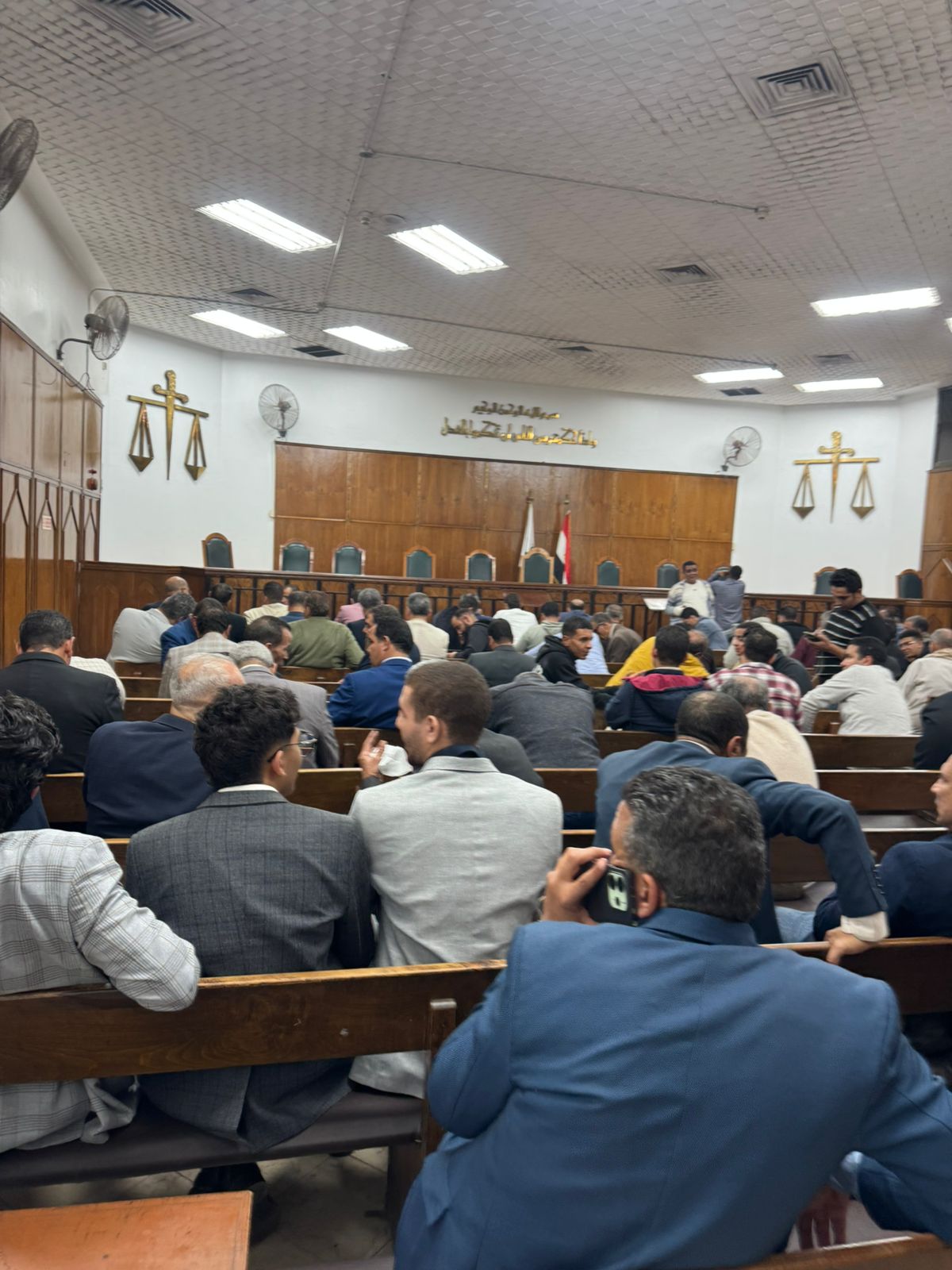 جانب من الحضور بالمحكمة الإدارية العليا (3)