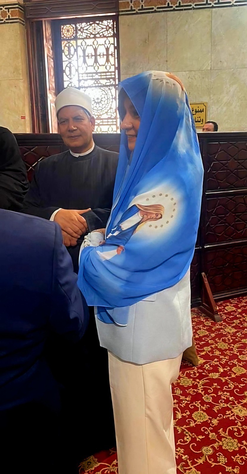 السفيرة نبيلة مكرم