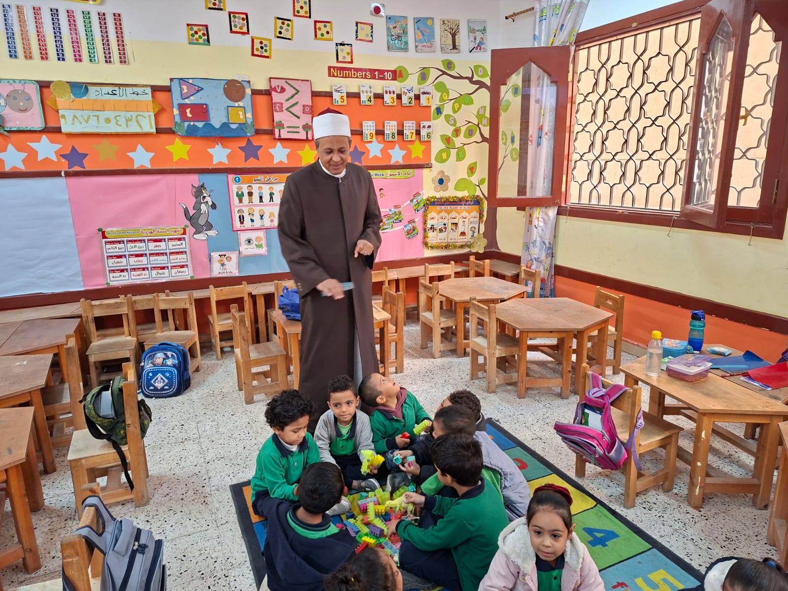 رئيس منطقة الأقصر الأزهرية يتابع سير العمل في معهد الأقصر الجديد