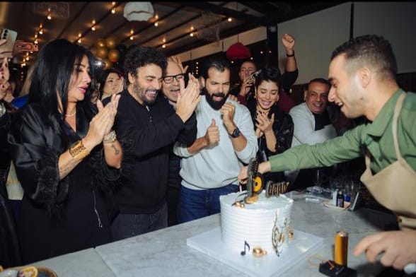 8adb0df0-325f-40b3-9784-c914e3572306 8adb0df0-325f-40b3-9784-c914e3572306