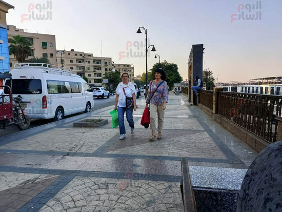 سياح-من-كل-الأعمار