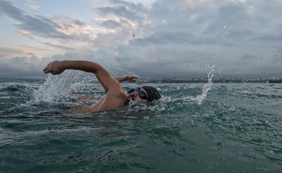 غواصون يتحدون الطقس (3)