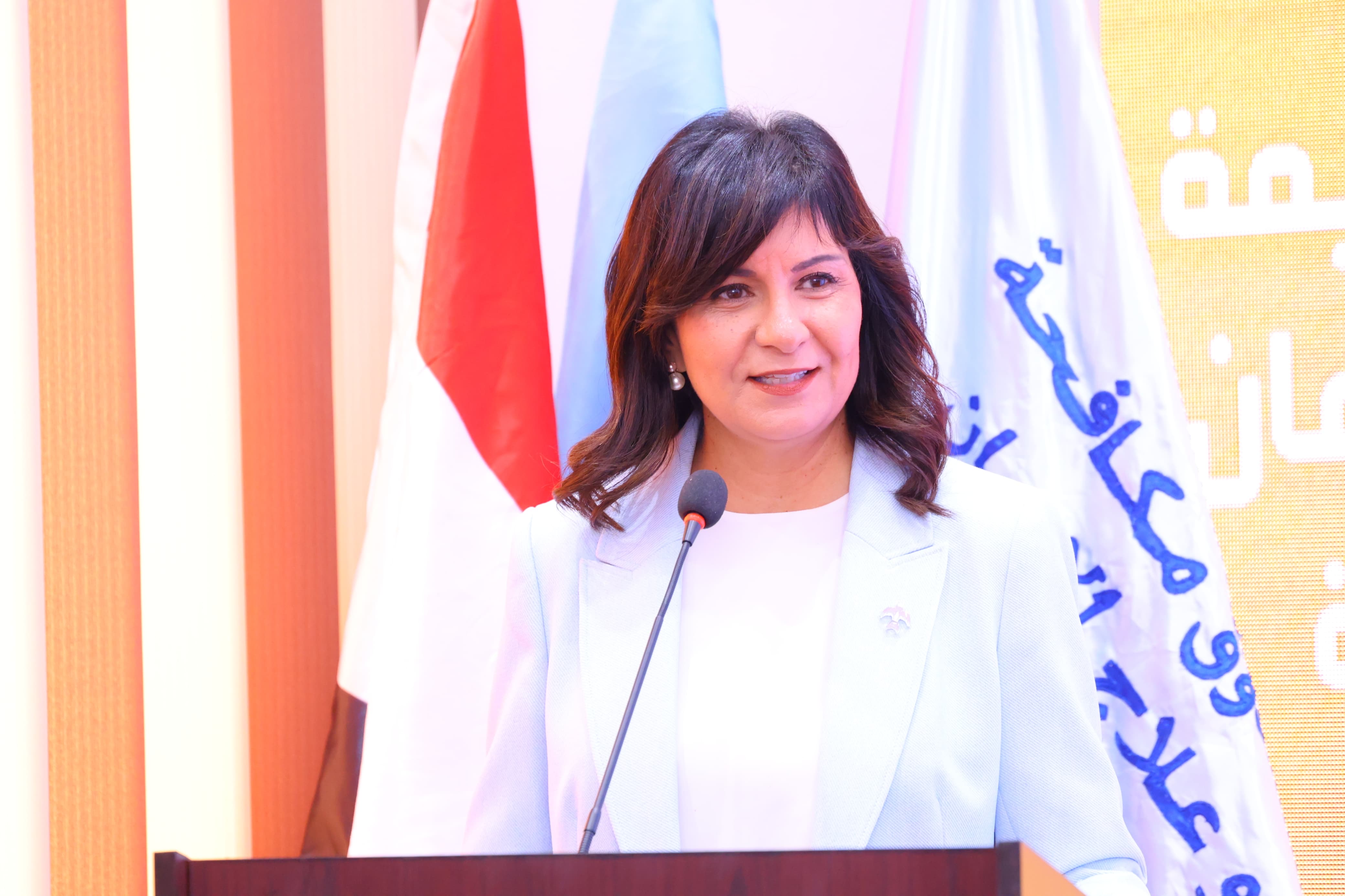 السفيرة  نبيلة مكرم رئيس الأمانة الفنية للتحالف الوطني للعمل الأهلي التنموي