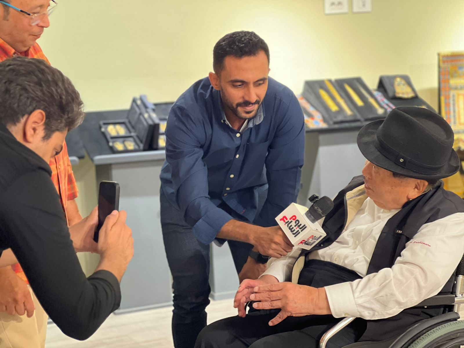 عالم الآثار الياباني الشهير ساكوجي يوشيمورا والزميل محمد أسعد  (2)