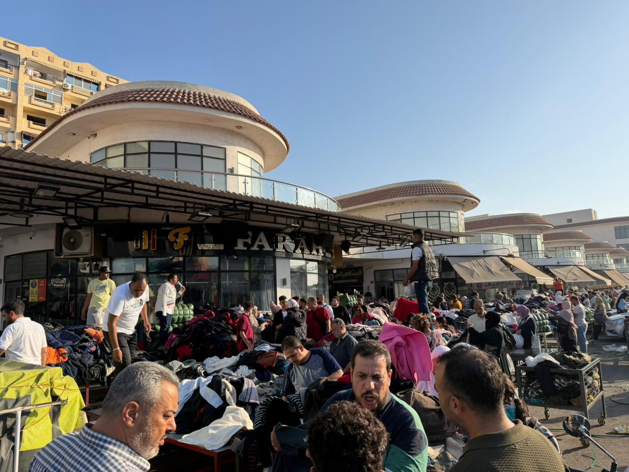 زحام في الاوتليت