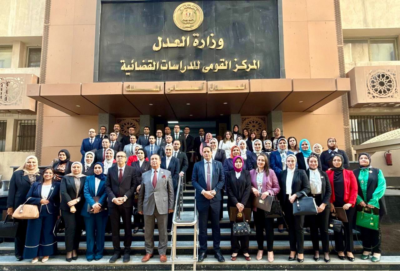 اختتام البرنامج التدريبي حول مكافحة جرائم الكسب غير المشروع وغسل الأموال (2)