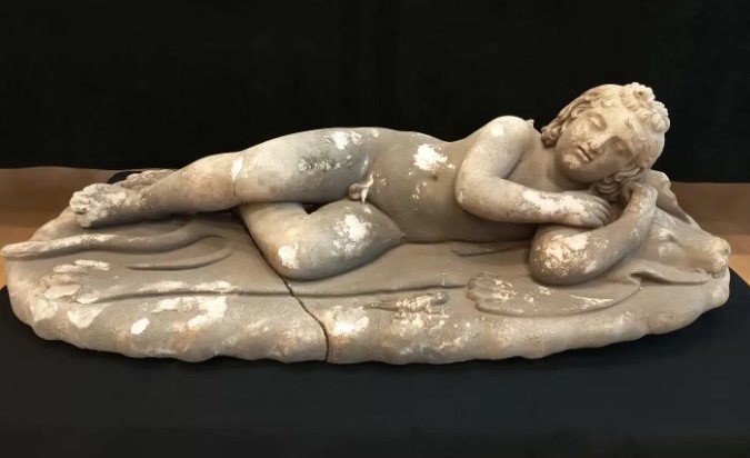 تمثال كيوبيد النائم تمثال كيوبيد النائم