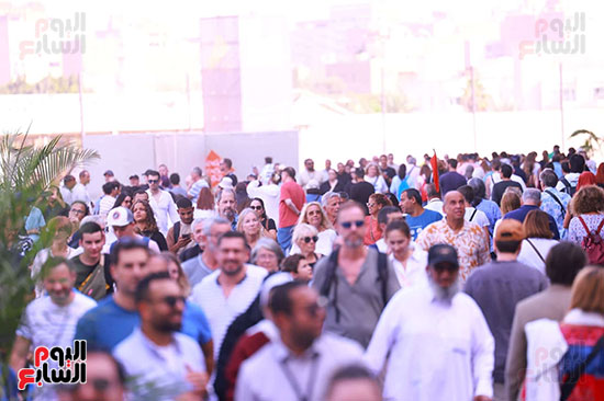 توافد الآلف توافد الآلف