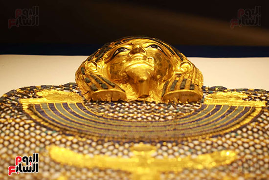 قناع ذهبي قناع ذهبي