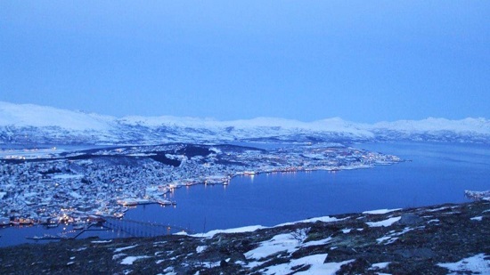 شمس تظهر في منتصف الليل شمس تظهر في منتصف الليل