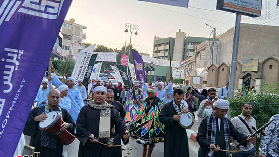 الربابة-والتنورة-بشوارع-قنا