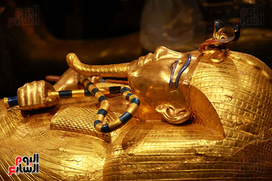 القناع الذهبي القناع الذهبي