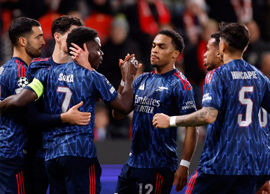 احتفال لاعبى أرسنال احتفال لاعبى أرسنال