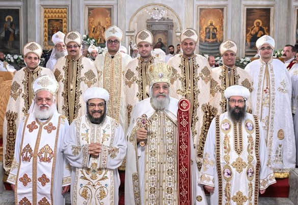 البابا تواضروس يترأس قداس رسامة آباء كهنة بالكنيسة المرقسية بالإسكندرية