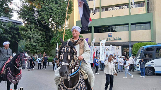 أحد-المشاركين-في-المهرجان-