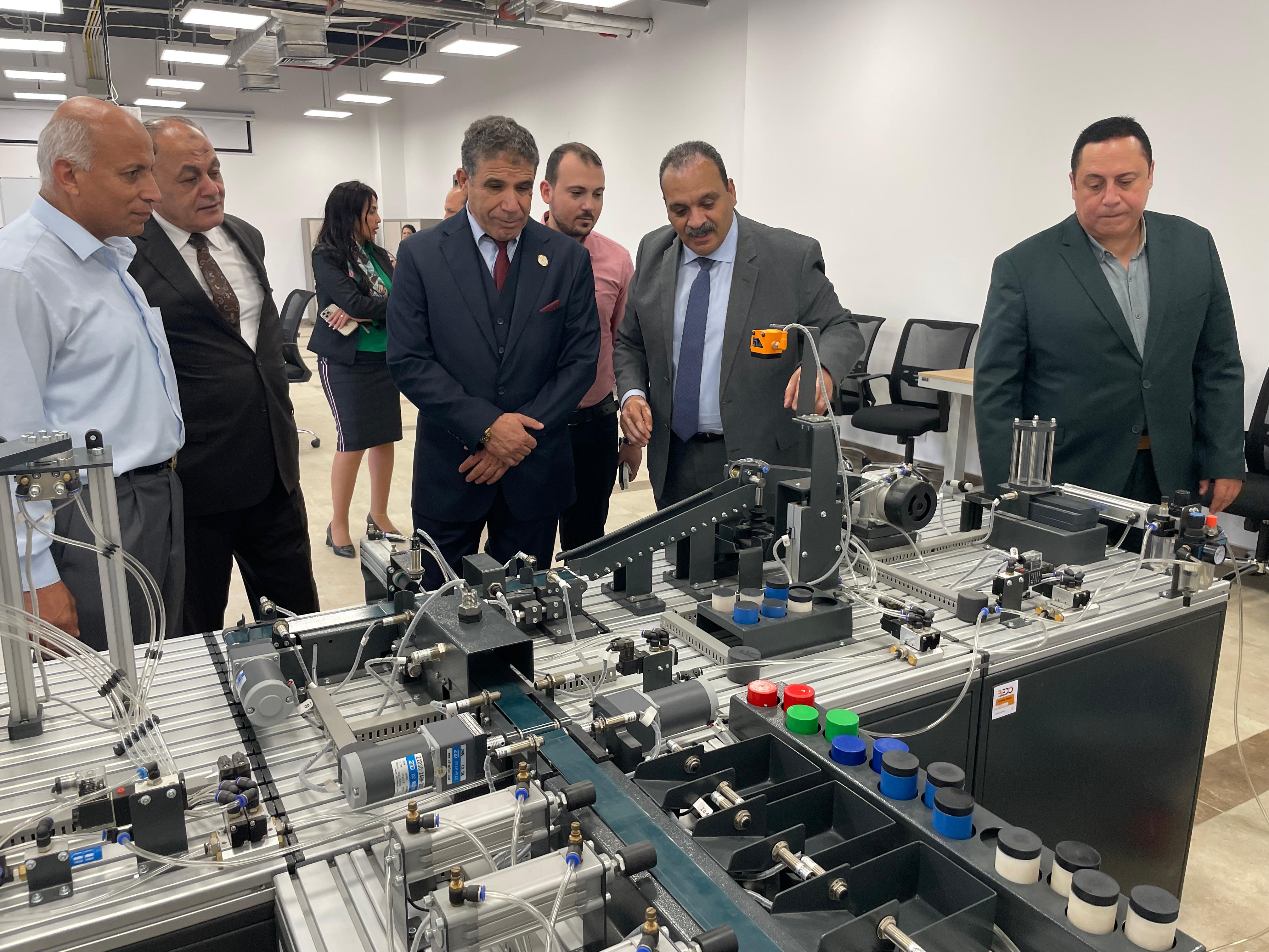 تفقد الأقسام العلمية