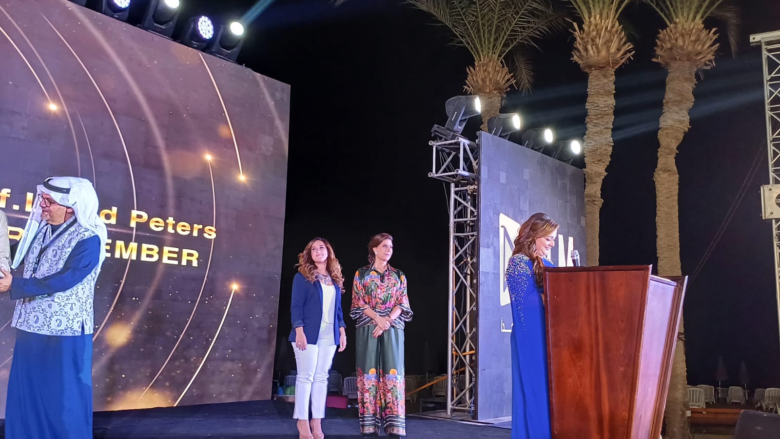 تكريم شيري عادل وعمر عبد العزيز ومنال سلامة في ختام مهرجان VS-FILM للأفلام القصيرة جدا