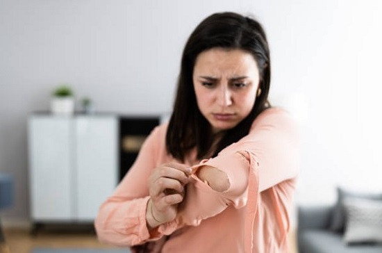 تفسير حلم ارتداء قميص ممزق