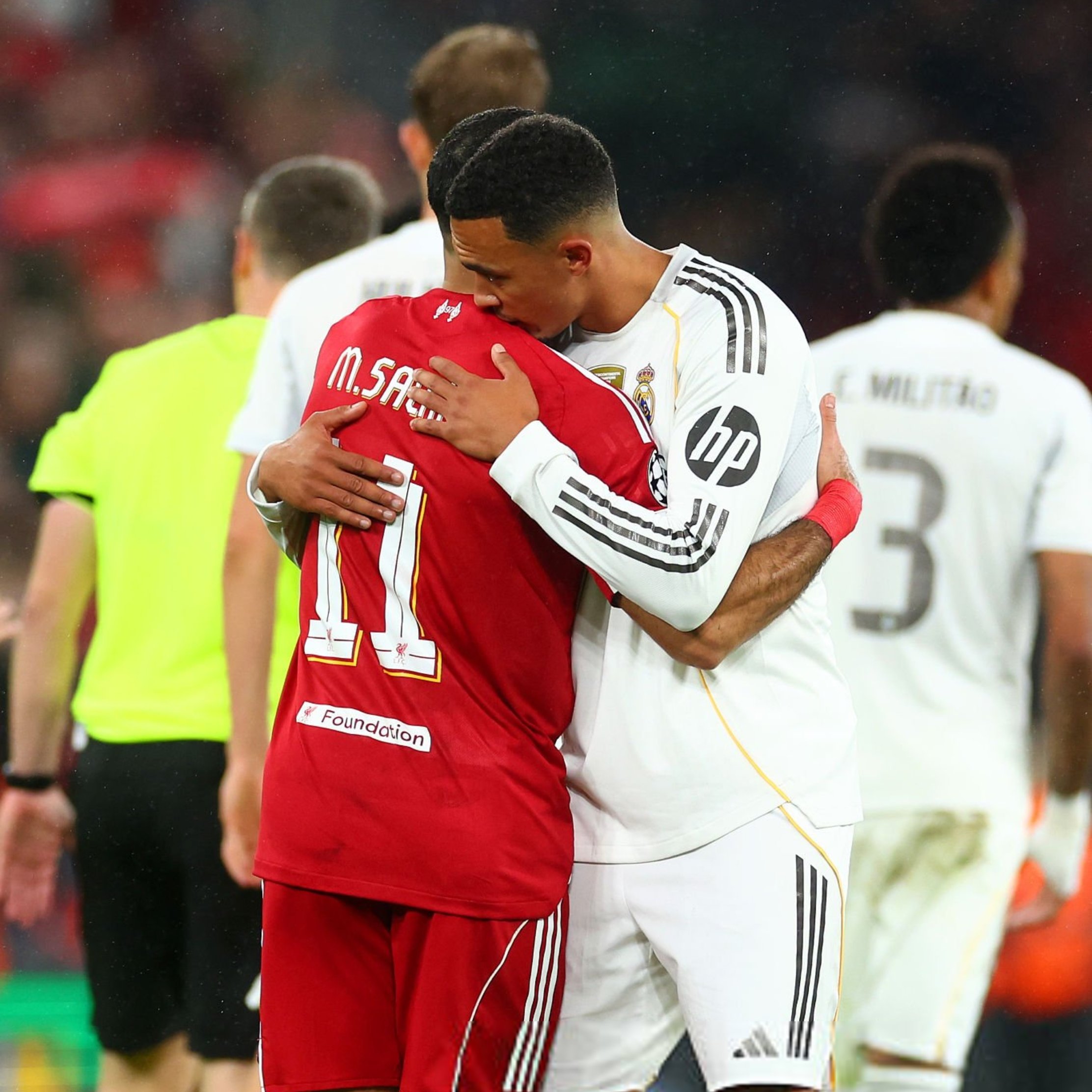 مصافحة محمد صلاح وأرنولد