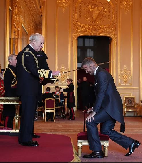 الملك تشارلز يعطي لقب سير لديفيد بيكهام
