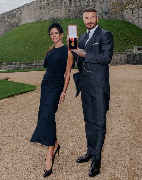 ديفيد بيكهام يحتفل بلقب سير