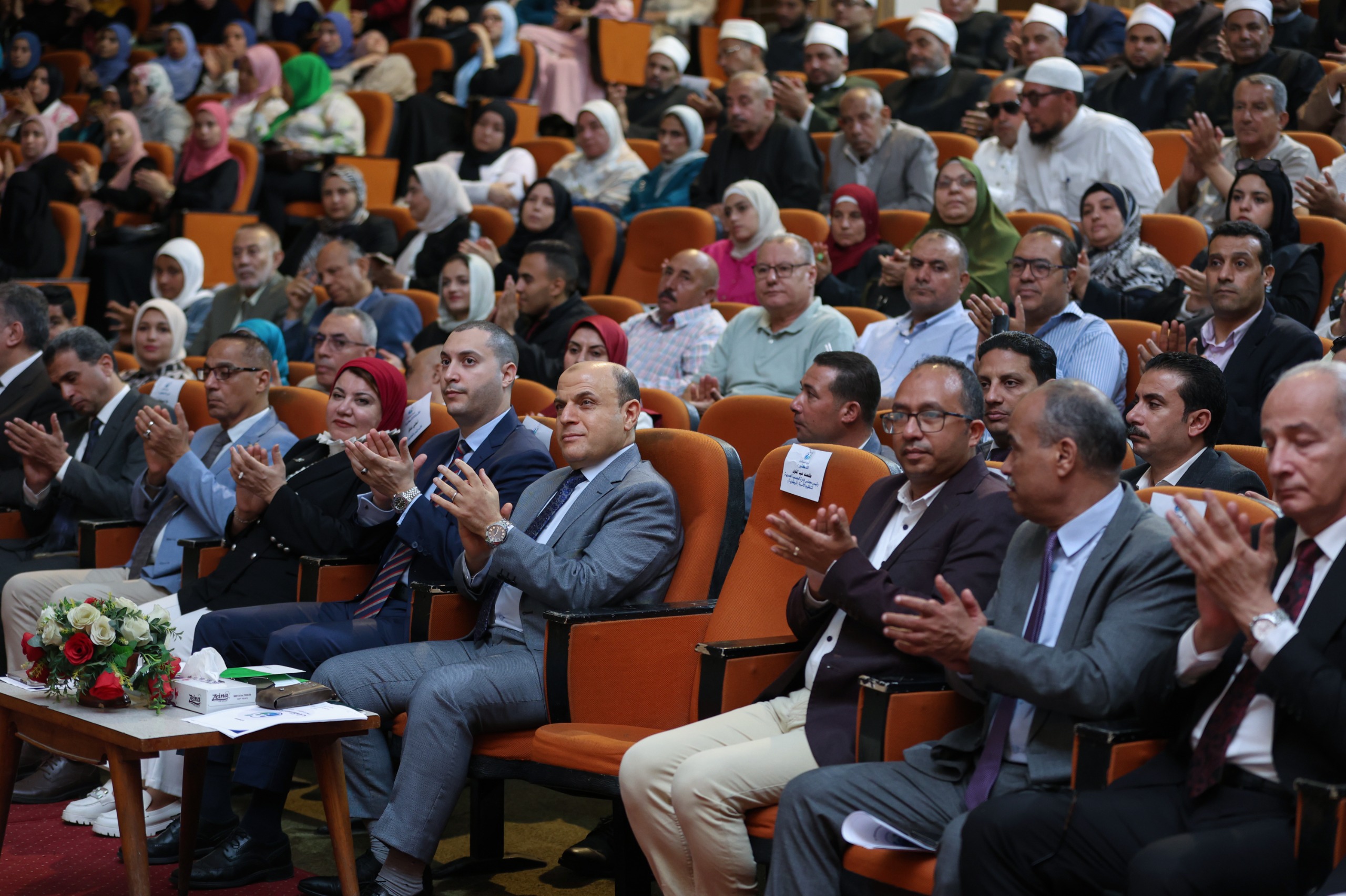 الحضور خلال اطلاق المبادرة