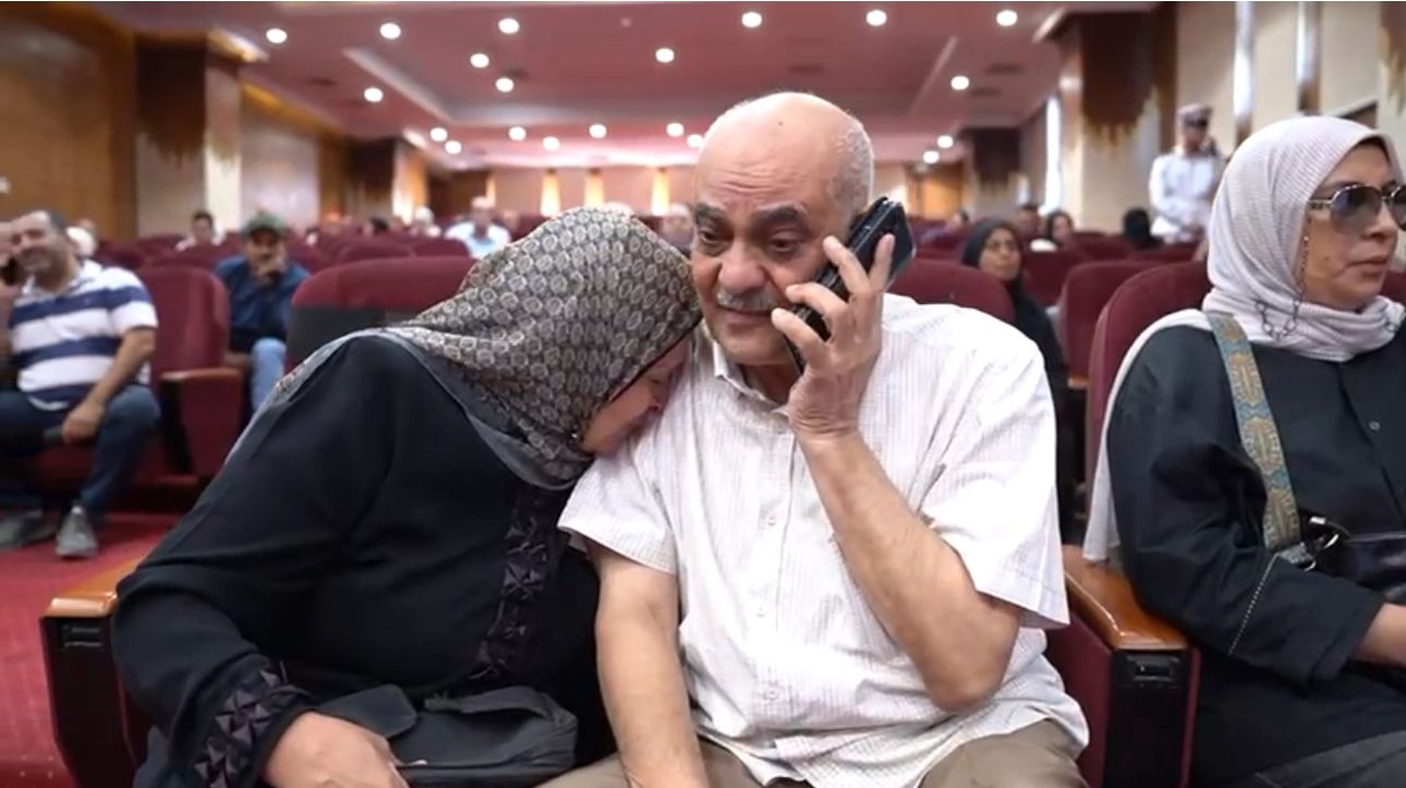 الفرحة تجتاح الفائزين وذويهم بالفوز فى قرعة حج الجيزة (3)