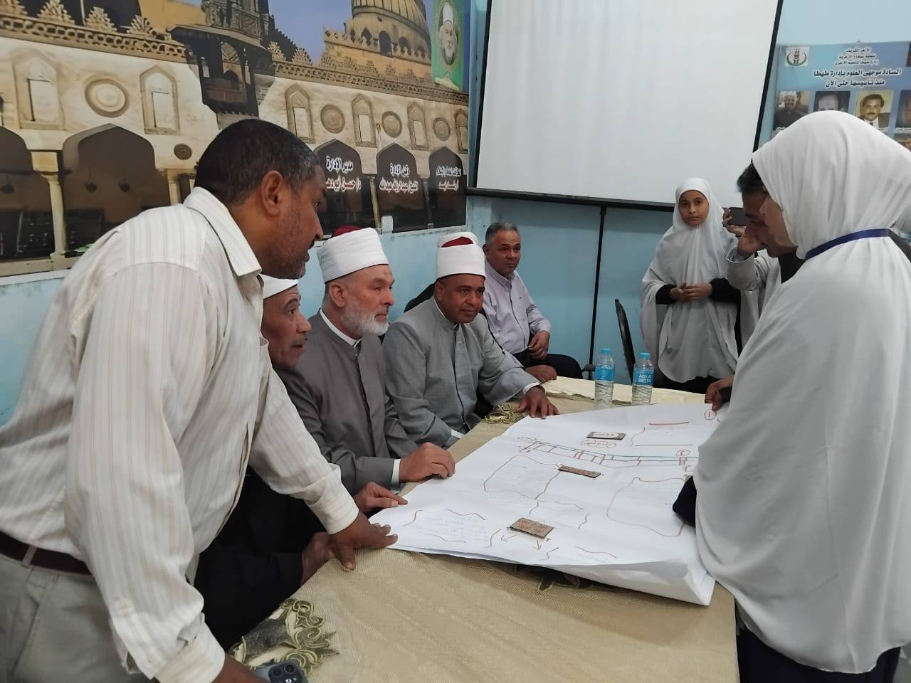 طالبة تشرح مشروع