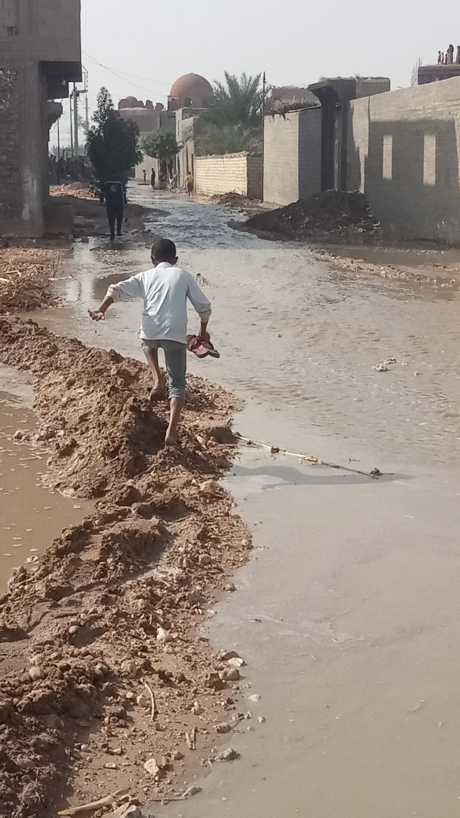 عمل سدود لتنجب المياه