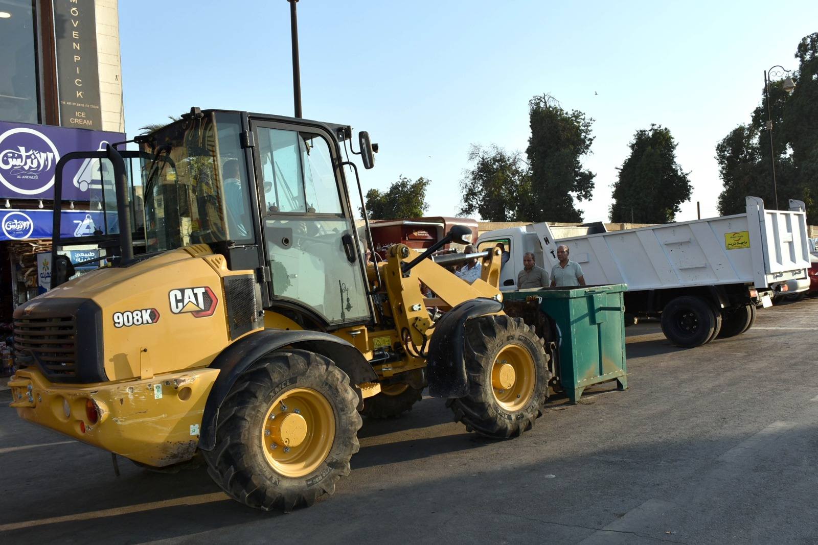 بدء تشغيل منظومة نظافة وتجميع القمامة آلية بمعدات متطورة