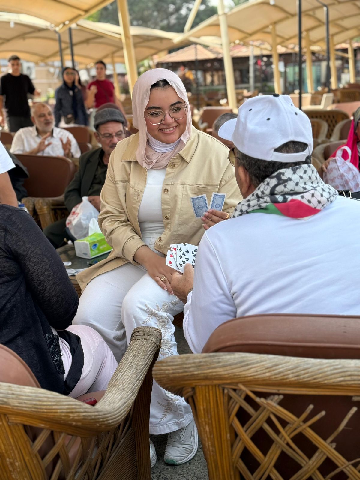 اللعب والترفيه رفقة كبار السن اللعب والترفيه رفقة كبار السن