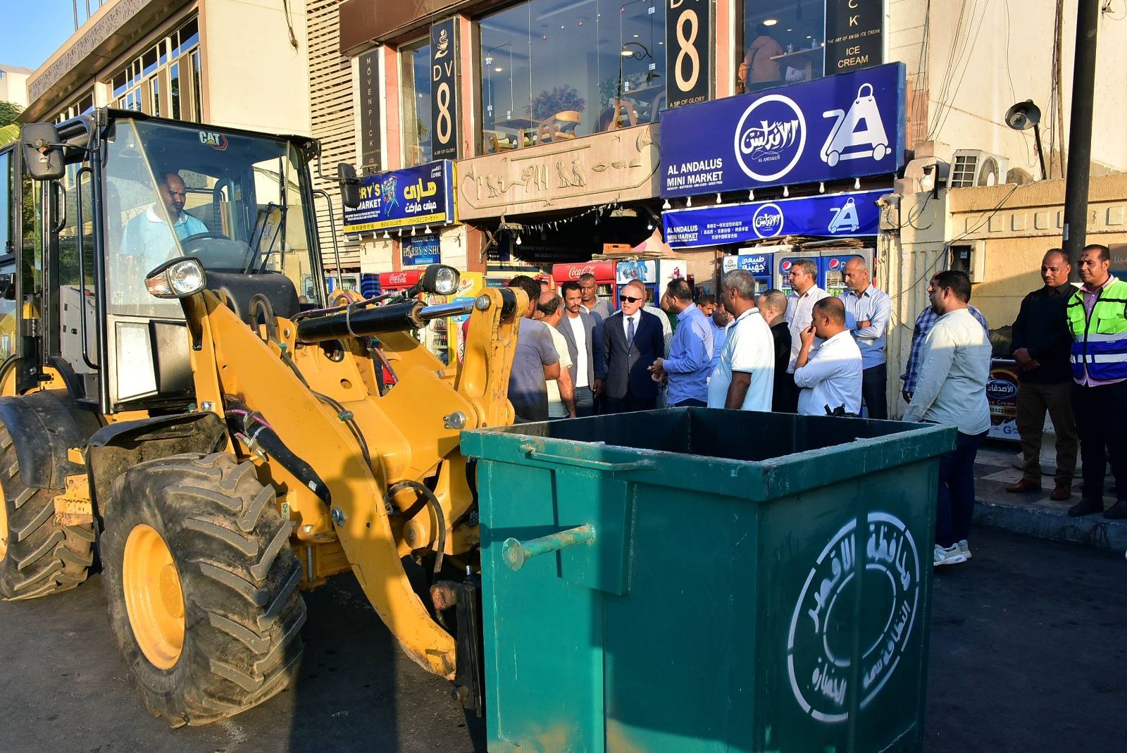 الأقصر تبدأ مرحلة منظومة نظافة وتجميع القمامة آلية