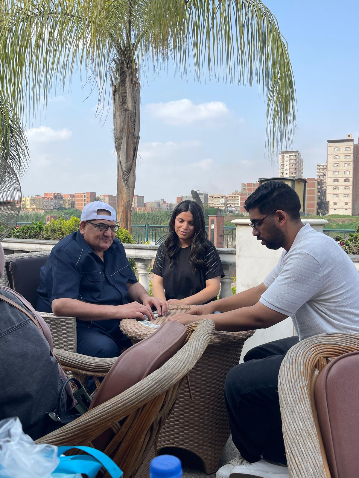 لعب الدومانو لعب الدومانو