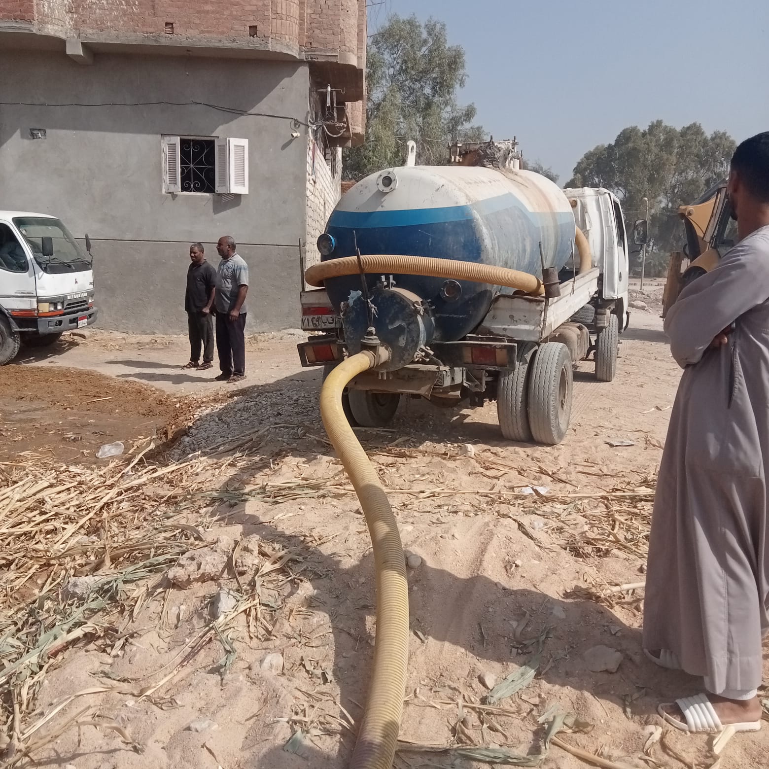 سيارات بالموقع 