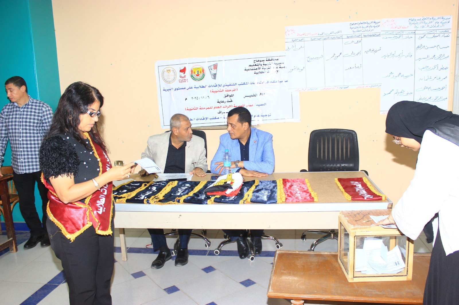 مع وكيل وزارة التربية والتعليم مع وكيل وزارة التربية والتعليم