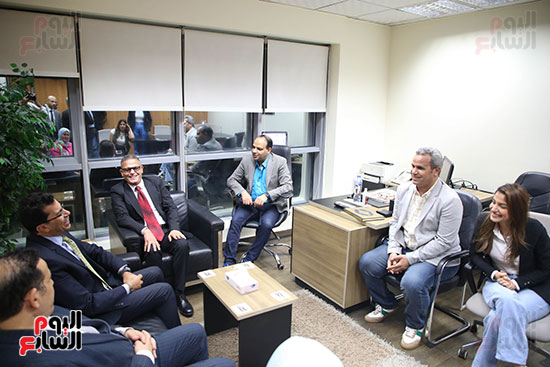 وزير الرياضة في زيارة لليوم السابع