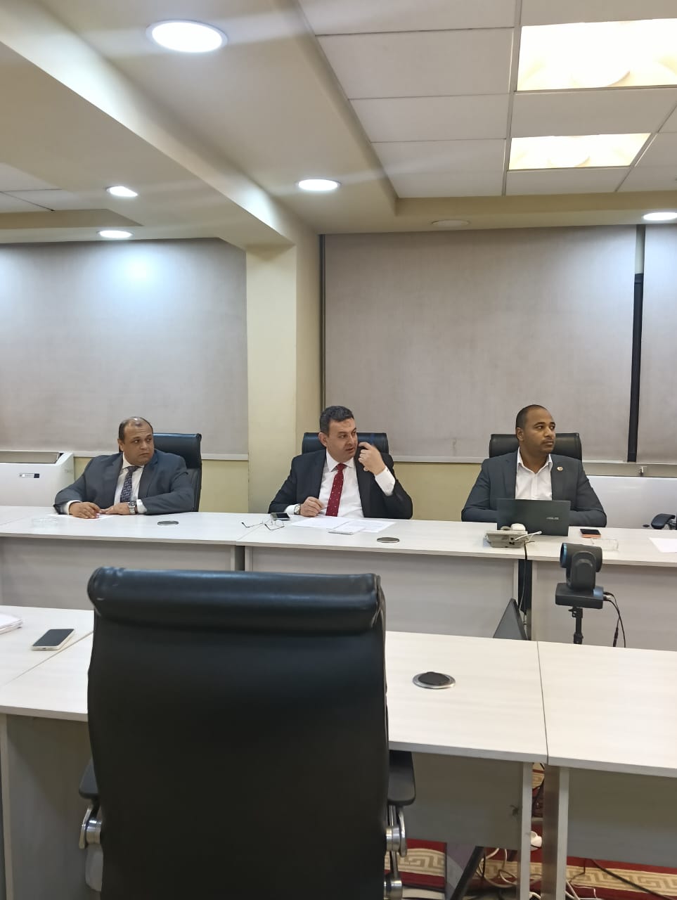 غرفة عمليات الهيئة الوطنية تتابع فتح أول لجان التصويت في الخارج بانتخابات النواب (2)