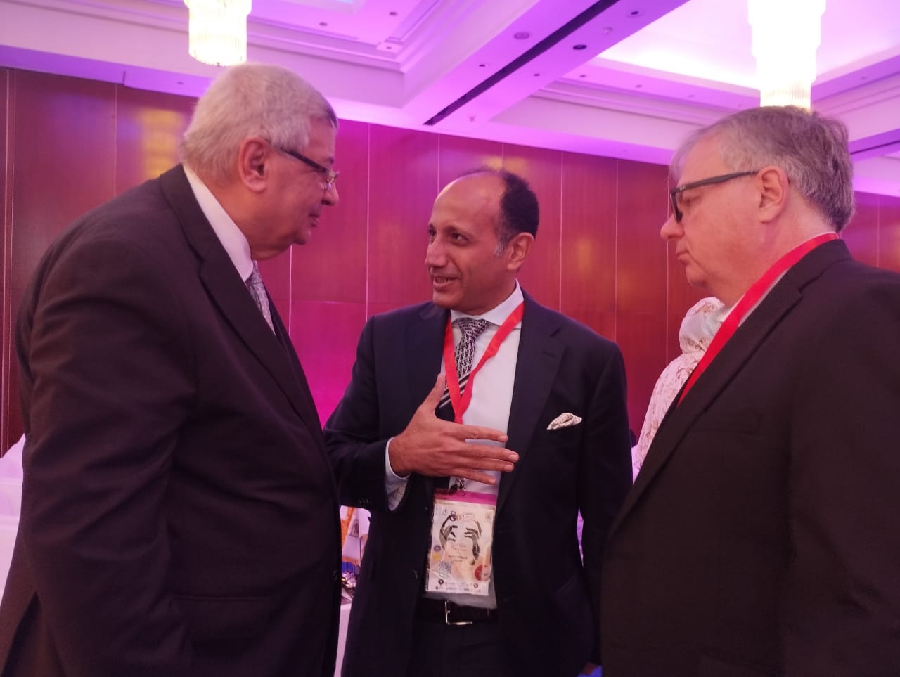 الدكتور عوض تاج الدين مع البروفسير احمد عاشور