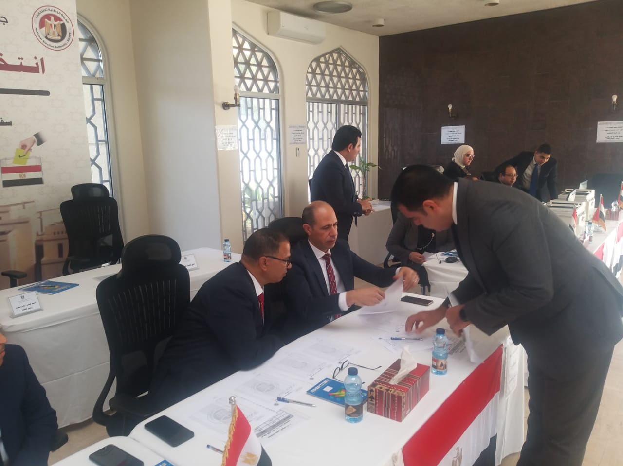 انتخابات مجلس النواب بالسفارة المصرية بمسقط (6)