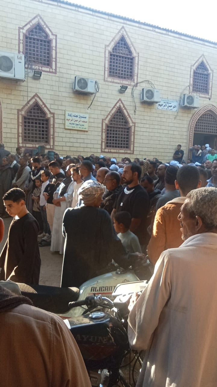 تشييع جثامين ضحية تصادم سيارتهم بسيارة الليثي  (2)