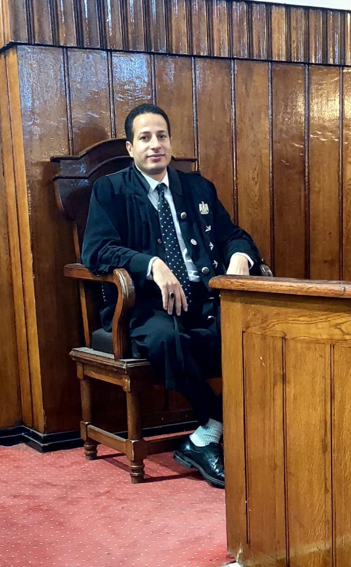 على جلال المحامى