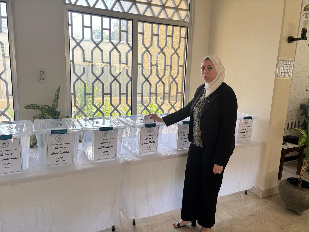 انتخابات مجلس النواب بالسفارة المصرية بمسقط (12)