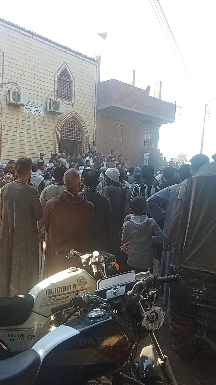 تشييع جثامين ضحية تصادم سيارتهم بسيارة الليثي  (3)