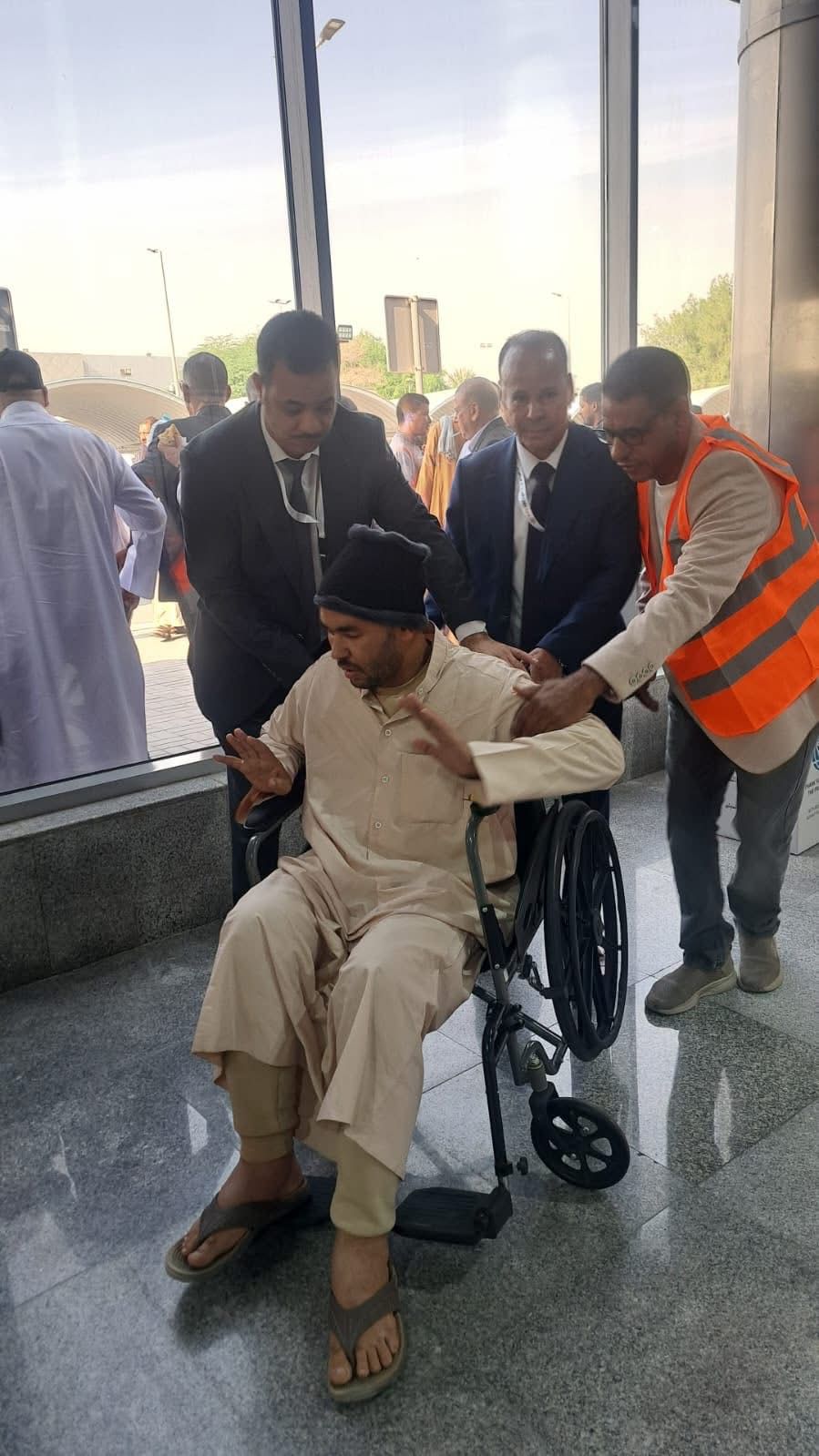 رجل من ذوى الهمم مشارك في الانتخابات