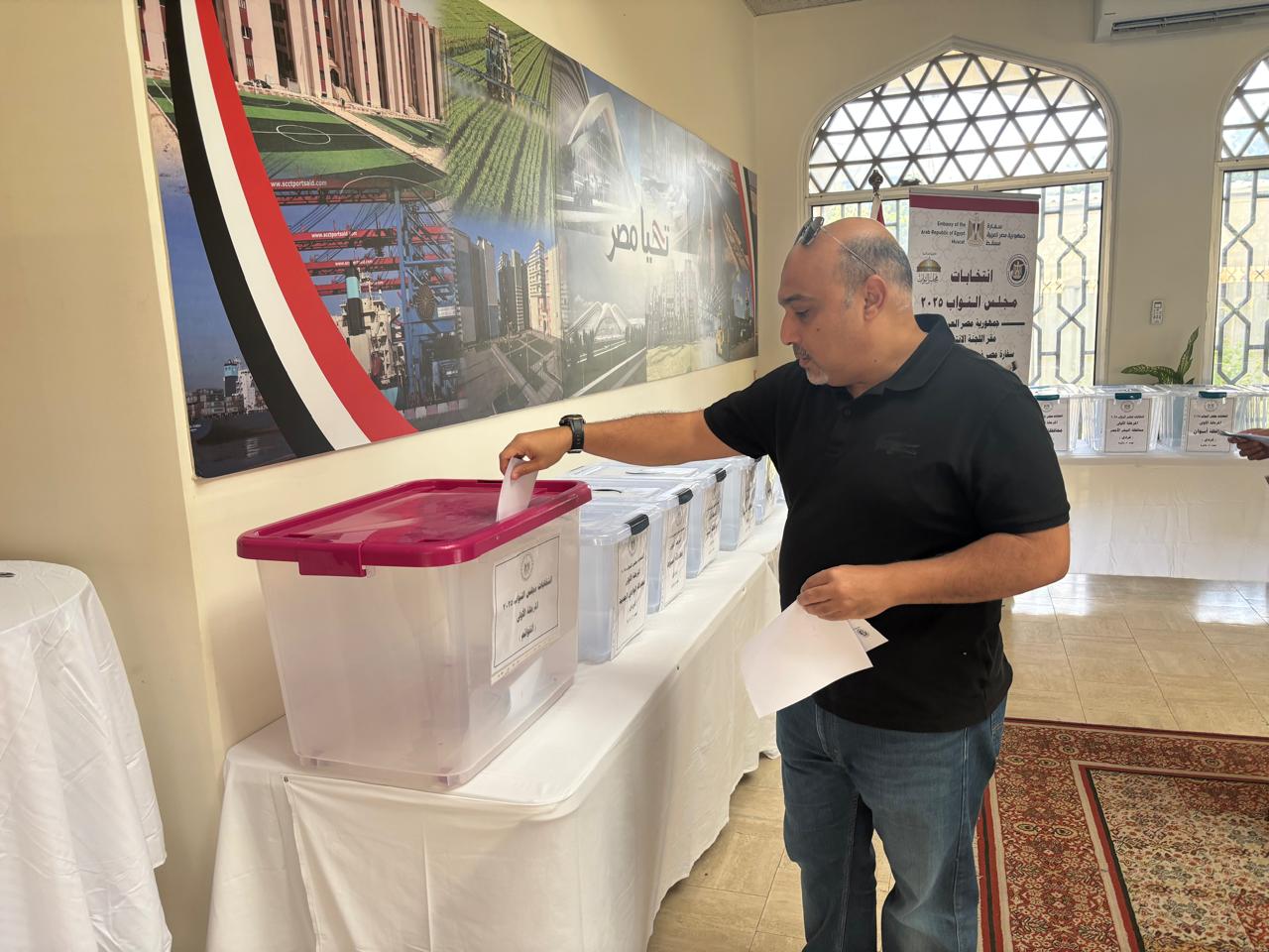 انتخابات مجلس النواب بالسفارة المصرية بمسقط (8)