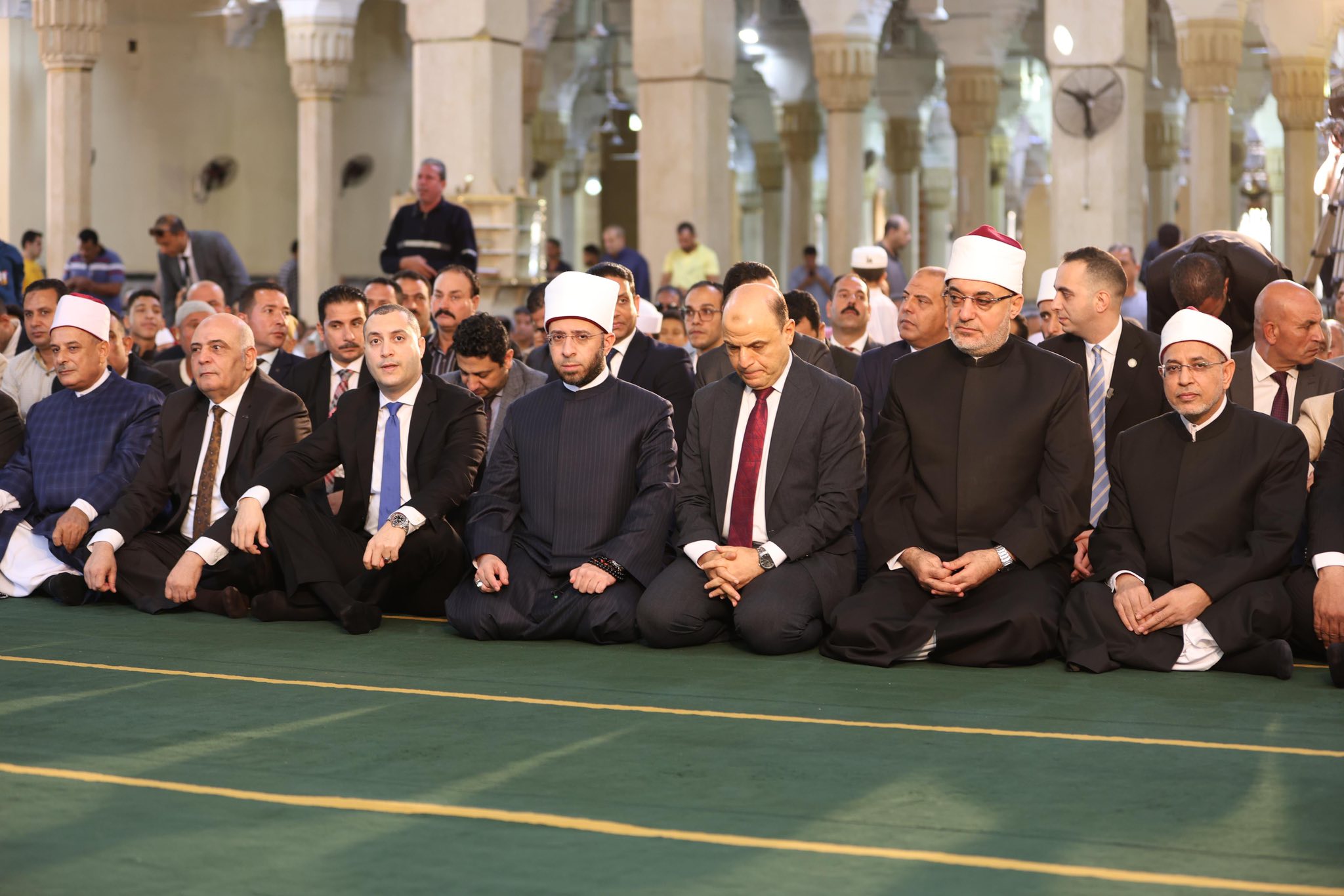 وزير الأوقاف ومحافظ كفر الشخ ومفتي الجمهورية يؤدون صلاة الجمعة