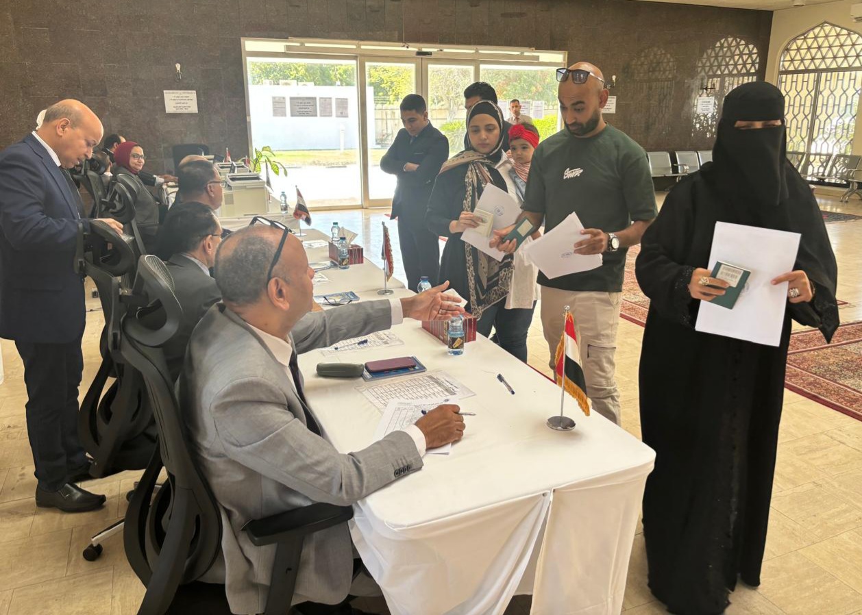 انتخابات مجلس النواب بالسفارة المصرية بمسقط (13)