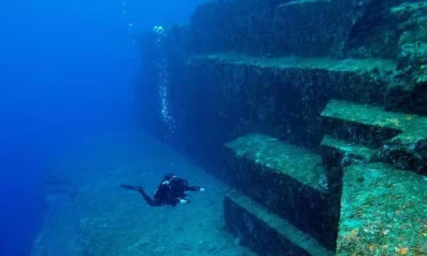 هرم عملاق هرم عملاق