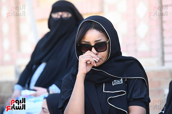 بكاء شقيقة محمد رمضان