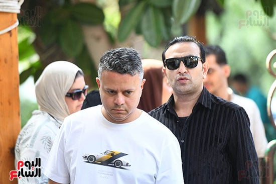 جنازة والد محمد رمضان (2)